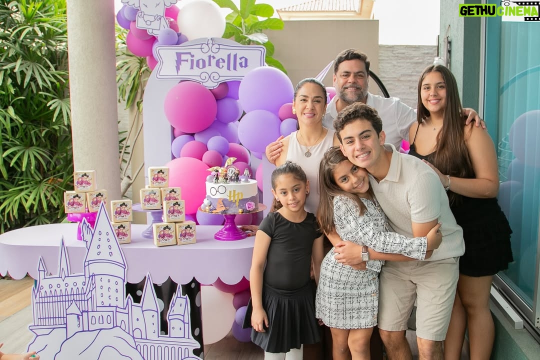 Flor María Palomeque - 19.1K Likes - Mi chiquita se creció 🥹
 Ya son 9 años del más puro amor!
Gracias Fiorella por tu luz y tu sonrisa eres una bendición en nuestras vidas ♥️ TE AMAMOS! 💫

@rosiestevesm AME LAS FOTOS!! es la primera vez que el FOTOGRAFO ni se siente. Gracias por captar todos los momentos!!!!!