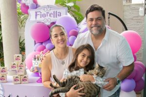 Flor María Palomeque Instagram - Mi chiquita se creció 🥹
 Ya son 9 años del más puro amor!
Gracias Fiorella por tu luz y tu sonrisa eres una bendición en nuestras vidas ♥️ TE AMAMOS! 💫

@rosiestevesm AME LAS FOTOS!! es la primera vez que el FOTOGRAFO ni se siente. Gracias por captar todos los momentos!!!!!