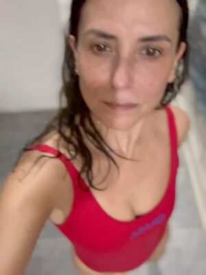 Francisca Gavilán Instagram - Agradecida de la vida que tengo!!! De la que decido tener. Afortunada! 
Buen Lunes señoras y señores!! ❤️🙌🏼
Noviembre 2025

Inevitable no escuchar a Rosalía y jamás votaré por la derecha. 🫶🏻