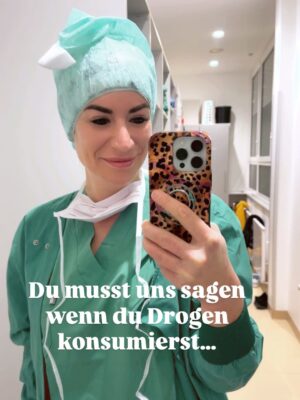 Franziska Böhler Instagram - ….keine Sorge: Wenn wir im Aufklärungsgespräch nach Drogen fragen, planen wir keine Afterhour — nur deine Narkose.
Also: Sag’s einfach. Wir sind schwer zu schocken🤍.
#narkose #anästhesie #nurse #SagEsUnsEinfach #Gesundheitsaufklärung #Medizin #Krankenhausalltag #OperationFacts #HealthcareEducation #WirHabensSchonAllesGehört #MedicalTruths #drugs