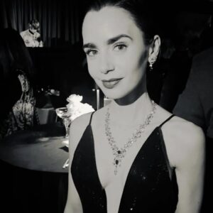 Frédérique Bel Instagram - Love this pictures of @ellenvonunwerth for the 1ere of Emily in our beautyfull Town !  Saison 5 is so good !!! #EmilyinParis  #EmilyInParisTeam #Paris #TvShow #Cinema @legrandrex
