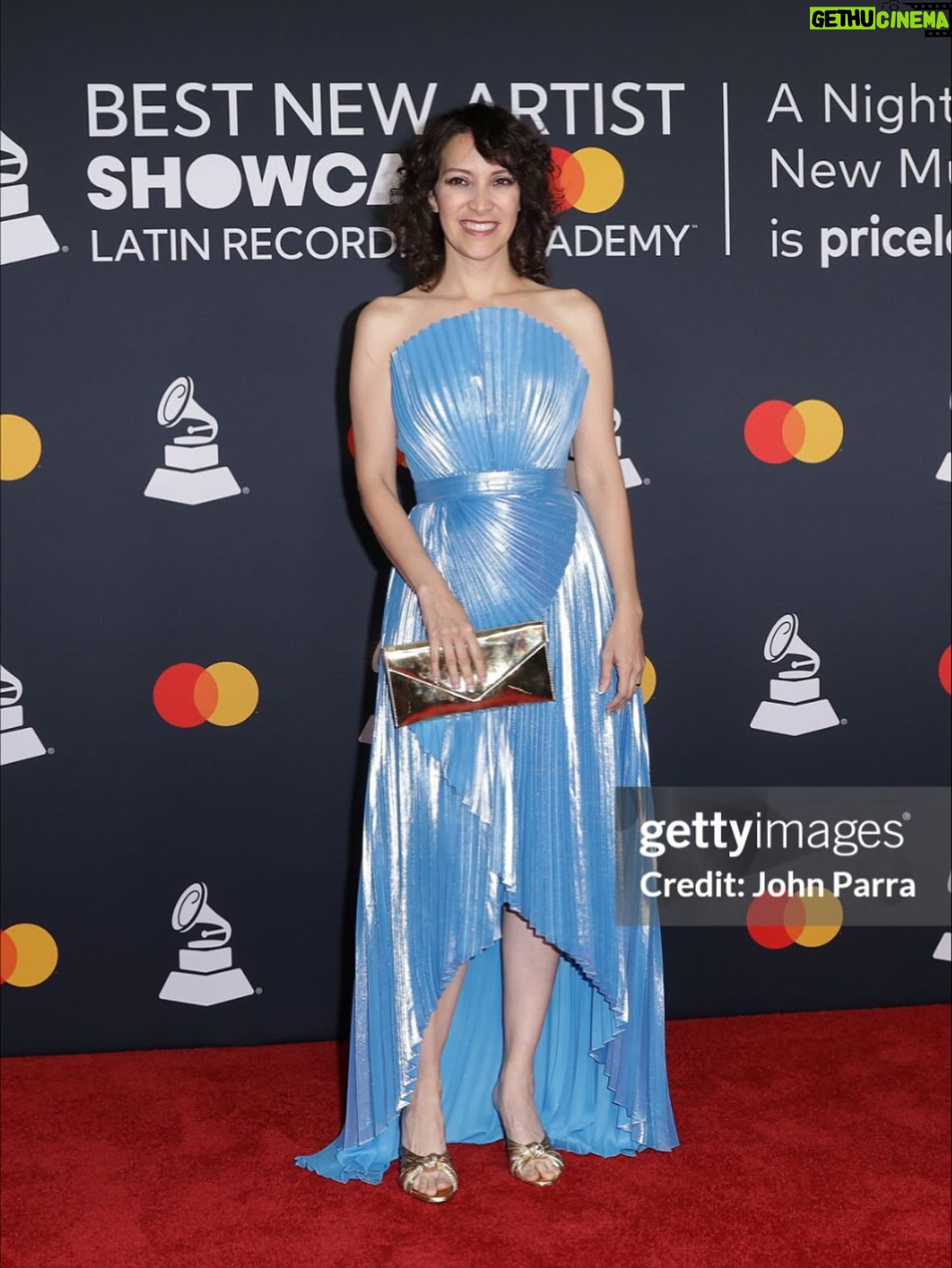 Gaby Moreno - 15.1K Likes - LatinGLAMmys!! Siempre un honor ser parte de esta gran celebración a la música hecha en hispano y Latinoamérica! 

Styled by @kimmyerin ✨

👗 
@semsem
@camillawithlove 

👠 
@alevimilano

Suits:
@isolda__ 
@lisoulondon 

HMU: @esmevegashmu