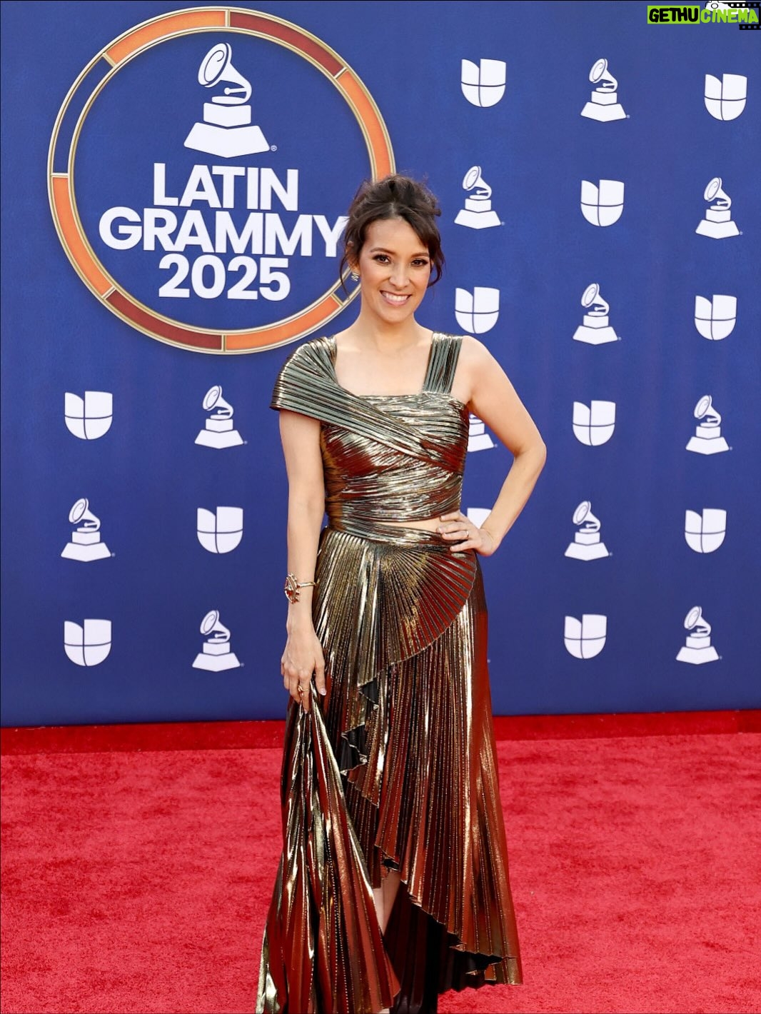 Gaby Moreno - 15.1K Likes - LatinGLAMmys!! Siempre un honor ser parte de esta gran celebración a la música hecha en hispano y Latinoamérica! 

Styled by @kimmyerin ✨

👗 
@semsem
@camillawithlove 

👠 
@alevimilano

Suits:
@isolda__ 
@lisoulondon 

HMU: @esmevegashmu
