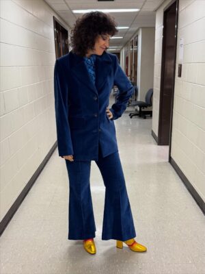 Gaby Moreno Instagram - LatinGLAMmys!! Siempre un honor ser parte de esta gran celebración a la música hecha en hispano y Latinoamérica! 

Styled by @kimmyerin ✨

👗 
@semsem
@camillawithlove 

👠 
@alevimilano

Suits:
@isolda__ 
@lisoulondon 

HMU: @esmevegashmu