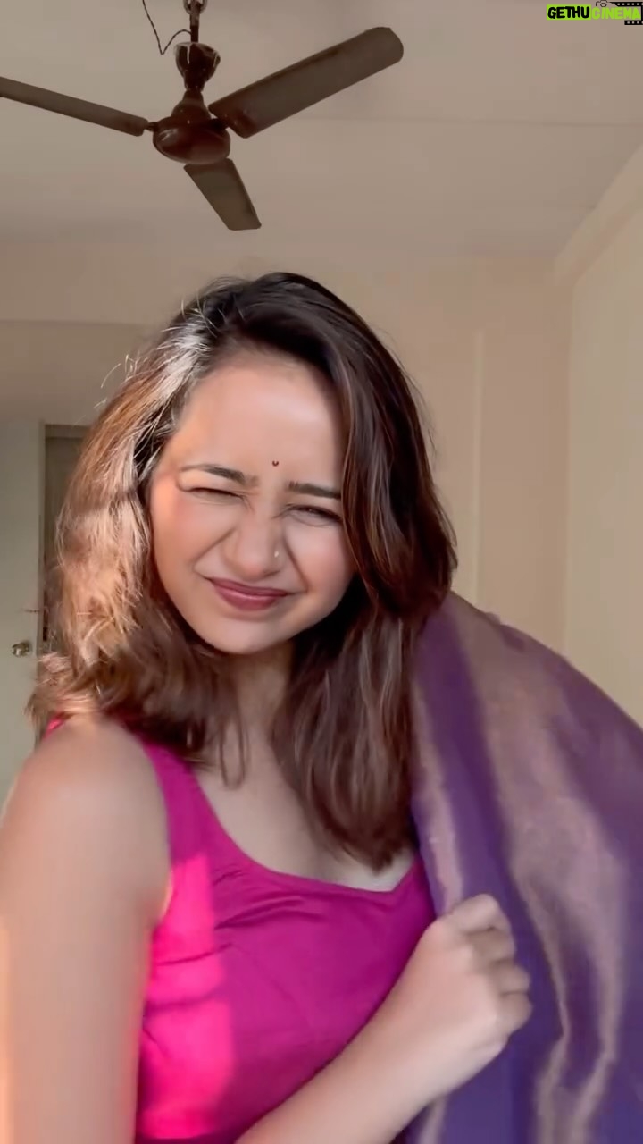Gauri Kulkarni - 23.5K Likes - तुमचा भाई is attending 1 more लग्न guys..!🥳
चला माझं टौका GRWM बघा with @facescanada 😉
.
.
.
#StrobeGlowFace #LightweightMakeup #hydramatteFoundation #EasyMakeup #Strobe