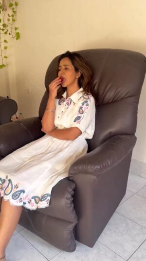 Gauri Kulkarni Instagram - From messy mornings to flawless hair in minutes 
This cute Pigeon hair dryer makes styling effortless and travel-friendly 
Perfect blow-dry feel with modes for every mood 
My everyday hair saviour, always .

#MessyToMasterpiece #HairRoutine #Stovekraft #ad #pigeon