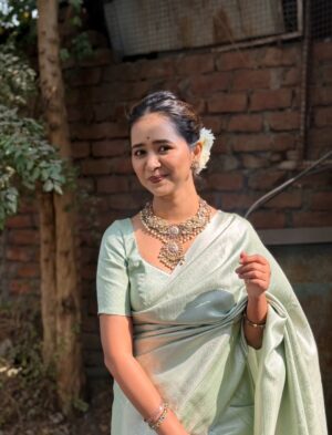 Gauri Kulkarni Instagram - Fresh, flowy & minted🍋‍🟩 just like the weather.😌❄️
.
.
Saree by @bharjaribynam 
Blouse stitched by @srujana_by_ruttuja 
MUAH by @mua_pratikshakumbhar 
Jewellery by @chandrakalm_jewellery 
Styled by @n.i.d.s_ 
Managed by @wechitramedia 
.
.
#GauriKulkarni #MintedGreen #Saree #Wedding #Grwm #blessed