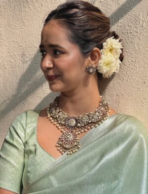 Gauri Kulkarni Instagram - Fresh, flowy & minted🍋‍🟩 just like the weather.😌❄️
.
.
Saree by @bharjaribynam 
Blouse stitched by @srujana_by_ruttuja 
MUAH by @mua_pratikshakumbhar 
Jewellery by @chandrakalm_jewellery 
Styled by @n.i.d.s_ 
Managed by @wechitramedia 
.
.
#GauriKulkarni #MintedGreen #Saree #Wedding #Grwm #blessed