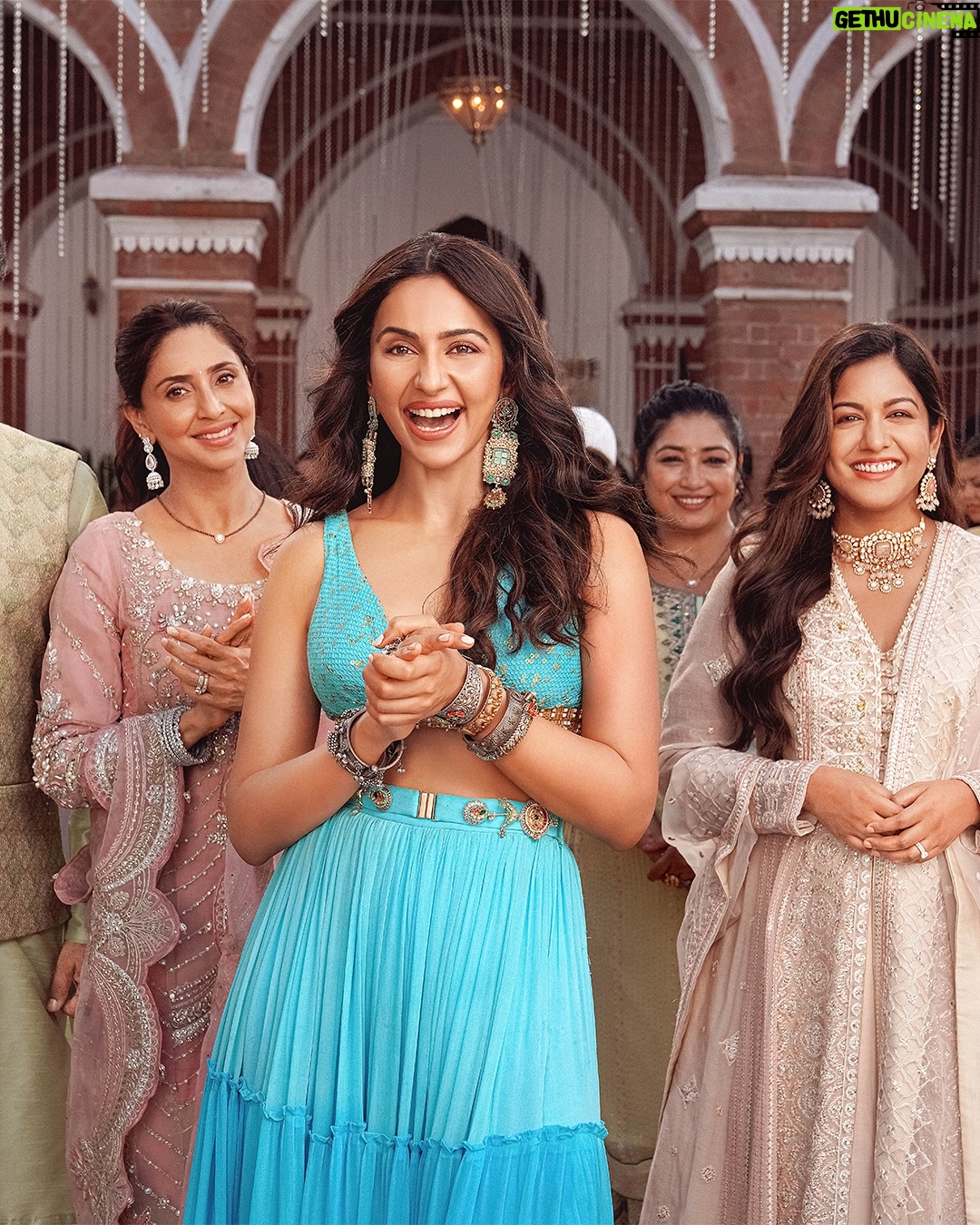 Gautami Kapoor - 4K Likes - In just 5 days you’ll know, family is always right! ✅

#PyaarVsParivaar

#DeDePyaarDe2, in cinemas on 14th Nov. 🎟️

@ajaydevgn @actormaddy @rakulpreet @meezaanj  @jaavedjaaferi @gautamikapoor  @ishidutta @anshul3112 #LuvRanjan @gargankur82 @tarun.j.85 #BhushanKumar #KrishanKumar @shivchanana @neerajkalyan24 @sudhir_cinematographer @luv_films @tseriesfilms @tseries.official @pvrpictures