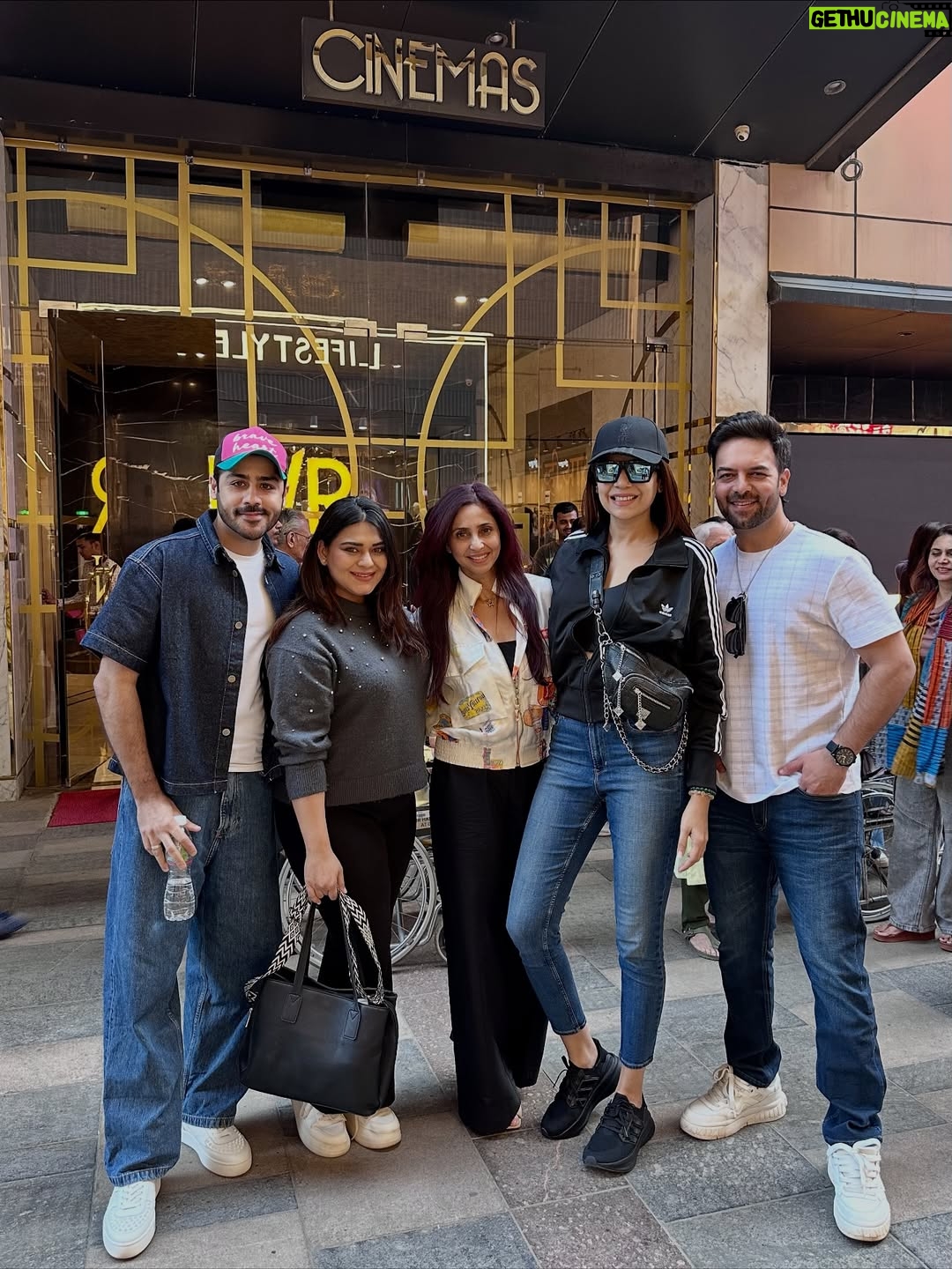 Gautami Kapoor - 61.4K Likes - Went with my gang to watch the movie for her… and ended up witnessing her absolutely own that screen 😌✨Proud of you, my decade-old partner in crime. 
The screening turned into a beautiful reunion — warm laughs, shared joy, and popcorn that tasted sweeter because it felt like family 🍿❤️
Love you Gau @gautamikapoor ❤️🧿❤️
#dedepyarde2