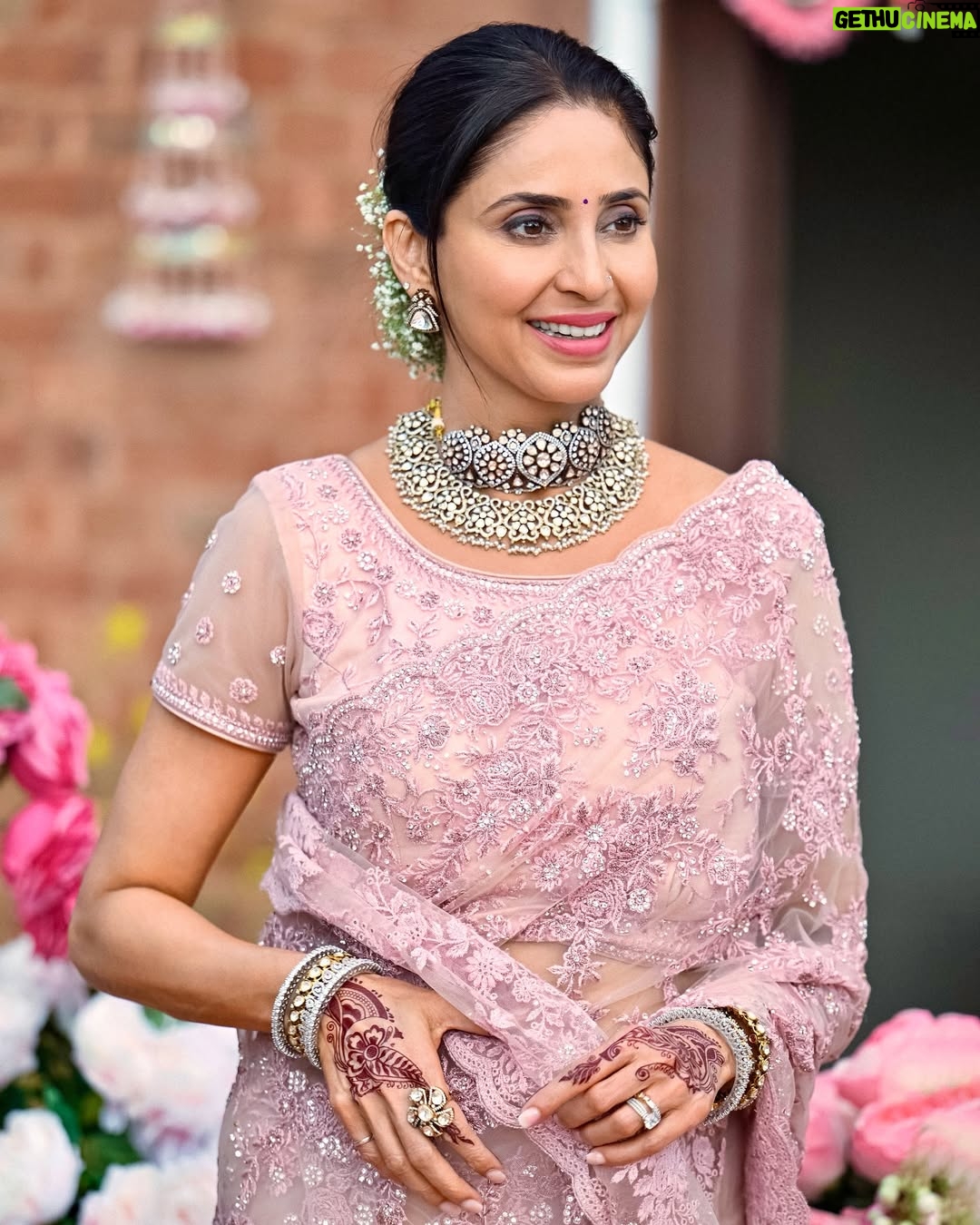 Gautami Kapoor - 4K Likes - In just 5 days you’ll know, family is always right! ✅

#PyaarVsParivaar

#DeDePyaarDe2, in cinemas on 14th Nov. 🎟️

@ajaydevgn @actormaddy @rakulpreet @meezaanj  @jaavedjaaferi @gautamikapoor  @ishidutta @anshul3112 #LuvRanjan @gargankur82 @tarun.j.85 #BhushanKumar #KrishanKumar @shivchanana @neerajkalyan24 @sudhir_cinematographer @luv_films @tseriesfilms @tseries.official @pvrpictures