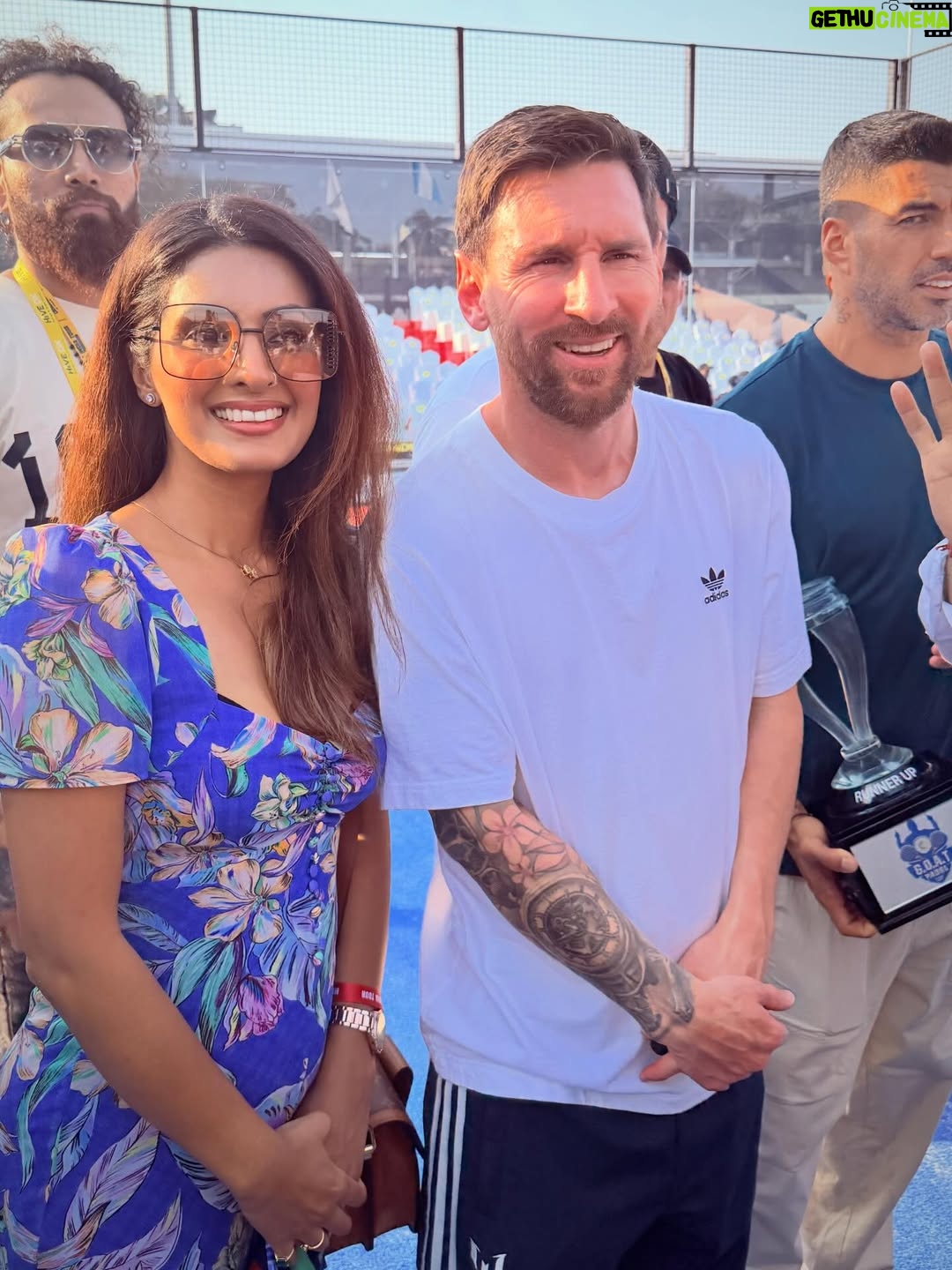 Geeta Basra - 39.4K Likes - G.O.A.T @leomessi 🙏⚽️ 🇮🇳 and standing with our G.O.A.T 🏏 🇮🇳 @harbhajan3 .. ❤️ great meeting @luissuarez9 and @rodridepaul too..🙌 Thank you @satadrutravel and #CCI Mumbai for making this possible. Well done @mumbaipolice for such a smooth event 🙌

#harbhajansingh #messi