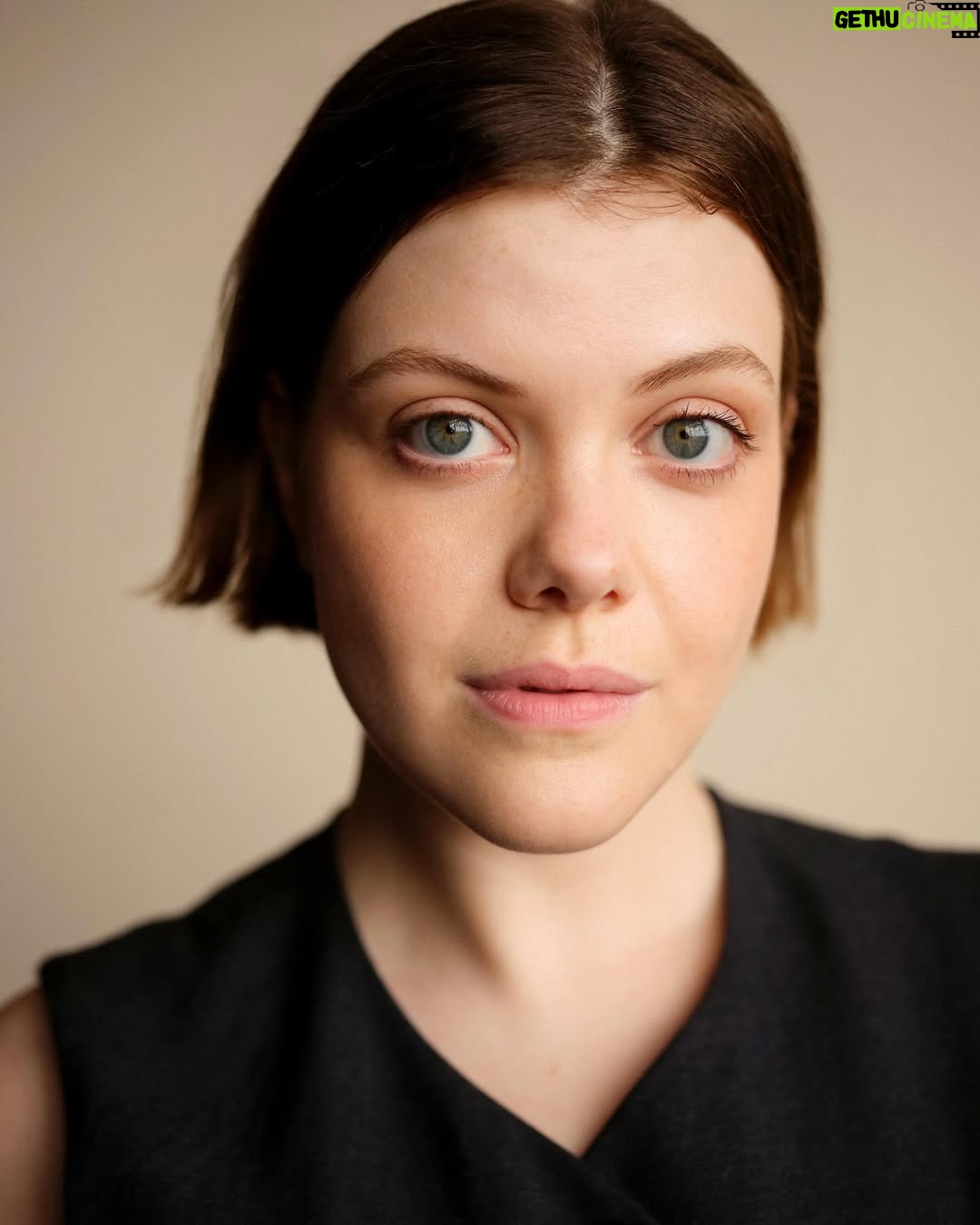 Georgie Henley - 25K Likes - very delayed enormous gratitude to @livingstonehazzer for these new headshots🪟