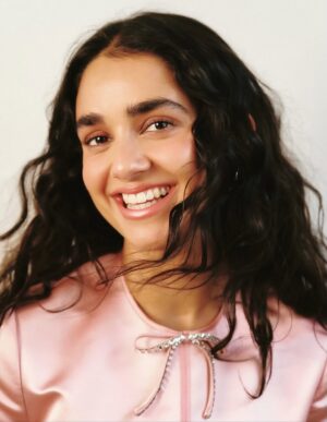 Geraldine Viswanathan Instagram - 🦋🫧✨ @schonmagazine 💘🐸🌸