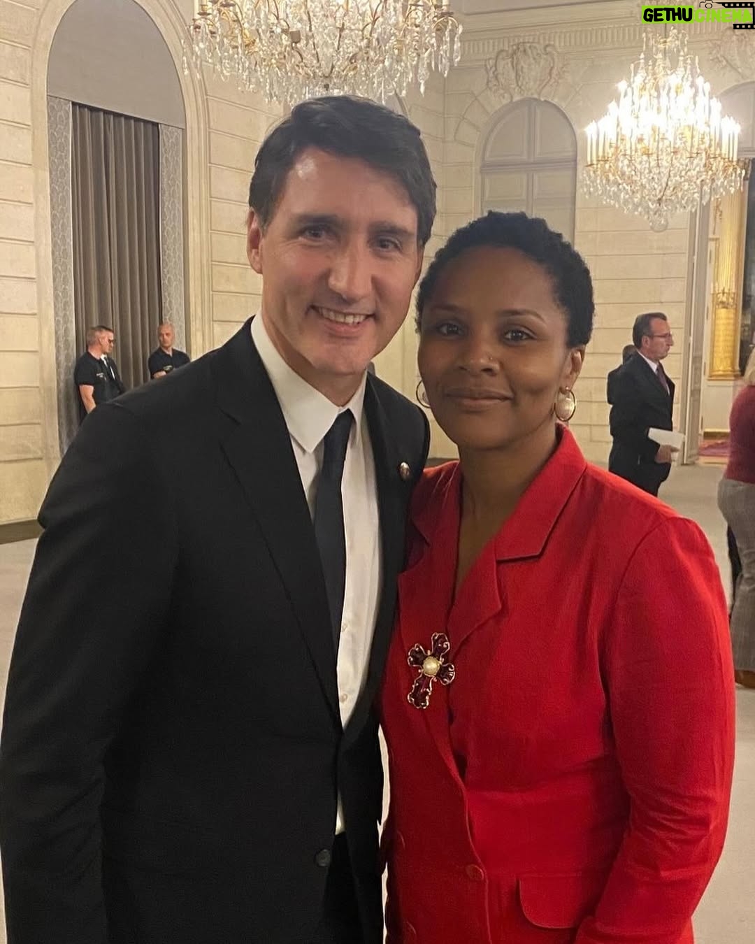 Gessica Généus - 10.4K Likes - Un merci chaleureux et plein d’amour a
@francophonie.24 @minadriouche et également 
@enricolor29 Pour ces rencontres, la sélection de FREDA et les souvenirs inoubliable de mon court séjour à Paris 🖤🖤🖤 

Merci @minadriouche pour ce Dîner magique à  l’Elysée. 

Photo 1- #avèk le Premier Ministre Canadien Justin Trudeau ( 1 parmis les 40 chefs d’état présent) @justinpjtrudeau 

Photo 2 - Dany Laferrière et Amin Maalouf. Deux académiciens et monuments de la littérature française. 

Prochain arrêt @fifac.officiel  ou j’aurai l’honneur de présider le jury. 

A très vite 🖤