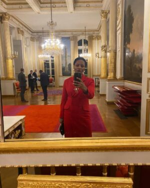 Gessica Généus Instagram - Un merci chaleureux et plein d’amour a
@francophonie.24 @minadriouche et également 
@enricolor29 Pour ces rencontres, la sélection de FREDA et les souvenirs inoubliable de mon court séjour à Paris 🖤🖤🖤 

Merci @minadriouche pour ce Dîner magique à  l’Elysée. 

Photo 1- #avèk le Premier Ministre Canadien Justin Trudeau ( 1 parmis les 40 chefs d’état présent) @justinpjtrudeau 

Photo 2 - Dany Laferrière et Amin Maalouf. Deux académiciens et monuments de la littérature française. 

Prochain arrêt @fifac.officiel  ou j’aurai l’honneur de présider le jury. 

A très vite 🖤