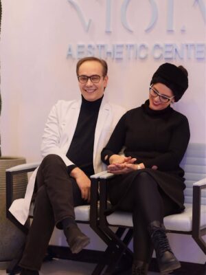 Ghazal Shakeri Instagram - ⁨	⁨	⁨	💙

یار با ماست چه حاجت که زیادت طلبیم
دولت صحبت آن مونس جان ما را بس .

‪‪@dr.mehrdadhashemii‬‬ 💋

#حافظ⁩⁩⁩