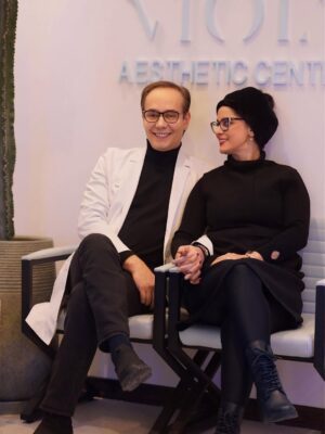 Ghazal Shakeri Instagram - ⁨	⁨	⁨	💙

یار با ماست چه حاجت که زیادت طلبیم
دولت صحبت آن مونس جان ما را بس .

‪‪@dr.mehrdadhashemii‬‬ 💋

#حافظ⁩⁩⁩