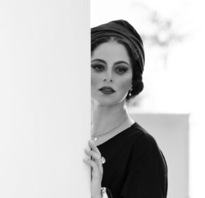 Ghazal Shakeri Instagram - ✨

در اگر بر تو ببندد مرو و صبر کن آن جا
ز پس صبر، تو را او به سر صدر نشاند

و اگر بر تو ببندد همه ره‌ها و گذرها
ره پنهان بنماید که کس آن راه نداند
…

#مولانا 

@ali.shafie.sabet 🙏
@hoseinhajibabaei 🙏