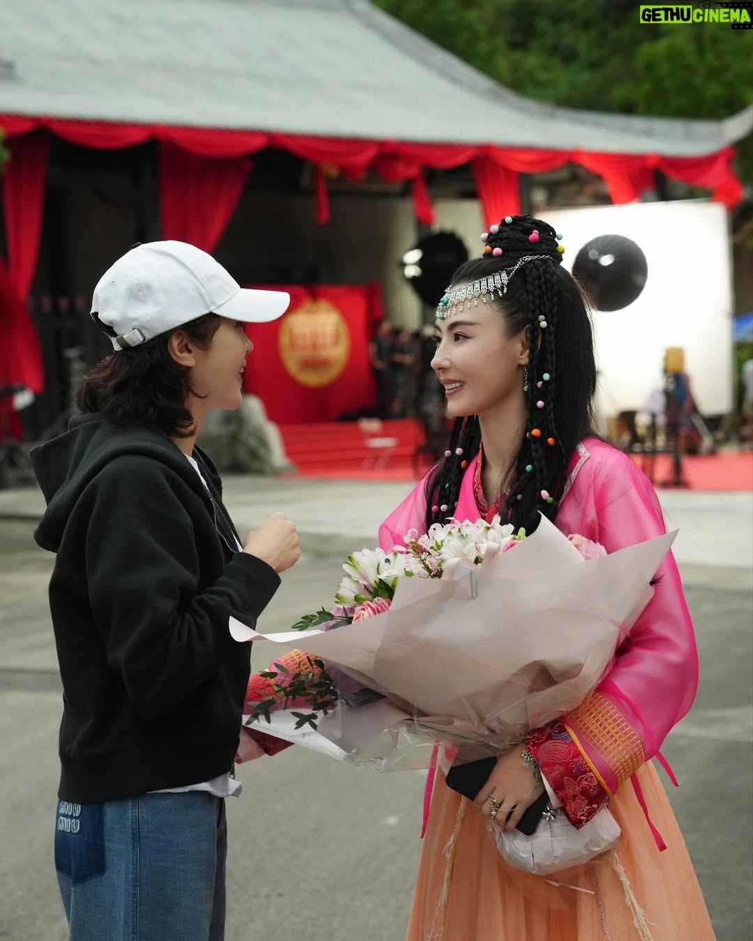 Gigi Lai Chi - 20.1K Likes - 期待我親愛的 @cecilia_pakchi_cheung 在《一路繁花2》的演出！趙敏因你而更奪目。永遠支持妳💓

#love #warm #sweet #grateful #一路繁花2