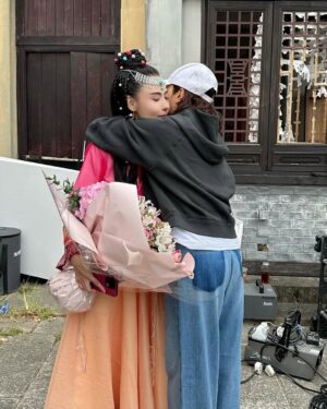 Gigi Lai Chi Instagram - 期待我親愛的 @cecilia_pakchi_cheung 在《一路繁花2》的演出！趙敏因你而更奪目。永遠支持妳💓

#love #warm #sweet #grateful #一路繁花2