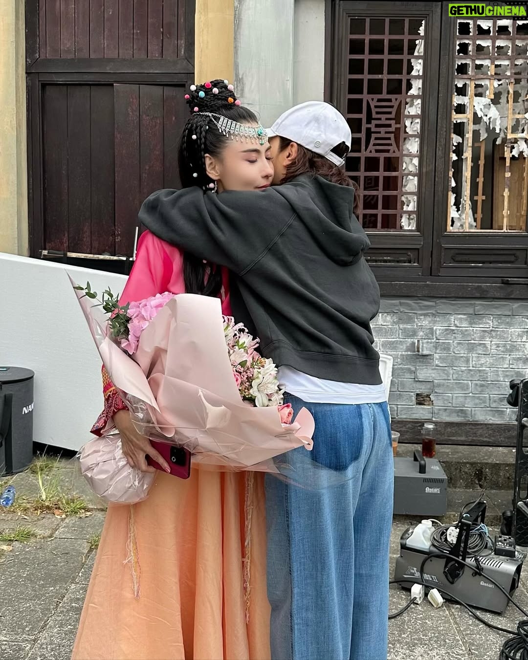 Gigi Lai Chi - 20.1K Likes - 期待我親愛的 @cecilia_pakchi_cheung 在《一路繁花2》的演出！趙敏因你而更奪目。永遠支持妳💓

#love #warm #sweet #grateful #一路繁花2