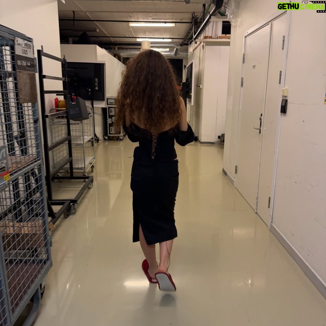 Gina Dirawi - 10.7K Likes - Sveriges sämst bevarade hemilighet är ute!
Efter tio år är det äntligen dags igen att leda Melodifestivalen 2026, nu för fjärde gången!
Denna gång med @hampusnessvold !
Vi kommer ha så kul, jag har saknat er🤍
@melodifestivalen