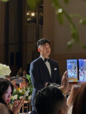 Gladys Tsai Instagram - 師父新婚快樂💗
祝齊麟和詩媛永遠幸福✨
怎麼有人拿了兩次奧運金牌唱歌還這麼好聽！！
怎麼會有人懷孕穿婚紗還這麼美～～
期待跟小王子一起打羽球了🏸
還要去新家玩喔
@chilinwang @10yuan.0424