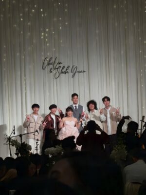 Gladys Tsai Instagram - 師父新婚快樂💗
祝齊麟和詩媛永遠幸福✨
怎麼有人拿了兩次奧運金牌唱歌還這麼好聽！！
怎麼會有人懷孕穿婚紗還這麼美～～
期待跟小王子一起打羽球了🏸
還要去新家玩喔
@chilinwang @10yuan.0424