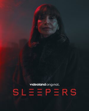 Glennis Grace Instagram - Dit stel belooft je het grimmigste weekend ooit 🩸🥰 Zit jij klaar? Sleepers 3 is vanaf 12 december te bingen! #sleepers #crime #serie

Na de moordaanslag op Willem (Teun Kuilboer) staat Martin (Robert de Hoog) er helemaal alleen voor. Ans is spoorloos en in zijn zoektocht naar haar moet hij samenwerken met een vermoedelijke vijand. Er is geen andere optie voor Martin dan volledig af te dalen in de onderwereld. Maar dan staat hij oog in oog met zijn grootste nachtmerrie. Hij probeert nog één keer uit het moeras te ontsnappen, maar het noodlot slaat toe...