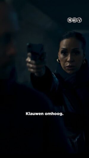 Glennis Grace Instagram - Team Paul is een beetje boos 🥶 Heb jij Sleepers 3 al gebinged? 

Na de moordaanslag op Willem (Teun Kuilboer) staat Martin (Robert de Hoog) er helemaal alleen voor. Ans is spoorloos en in zijn zoektocht naar haar moet hij samenwerken met een vermoedelijke vijand. Er is geen andere optie voor Martin dan volledig af te dalen in de onderwereld. Maar dan staat hij oog in oog met zijn grootste nachtmerrie. Hij probeert nog één keer uit het moeras te ontsnappen, maar het noodlot slaat toe.. #sleepers #crime #serie