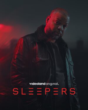 Glennis Grace Instagram - Dit stel belooft je het grimmigste weekend ooit 🩸🥰 Zit jij klaar? Sleepers 3 is vanaf 12 december te bingen! #sleepers #crime #serie

Na de moordaanslag op Willem (Teun Kuilboer) staat Martin (Robert de Hoog) er helemaal alleen voor. Ans is spoorloos en in zijn zoektocht naar haar moet hij samenwerken met een vermoedelijke vijand. Er is geen andere optie voor Martin dan volledig af te dalen in de onderwereld. Maar dan staat hij oog in oog met zijn grootste nachtmerrie. Hij probeert nog één keer uit het moeras te ontsnappen, maar het noodlot slaat toe...