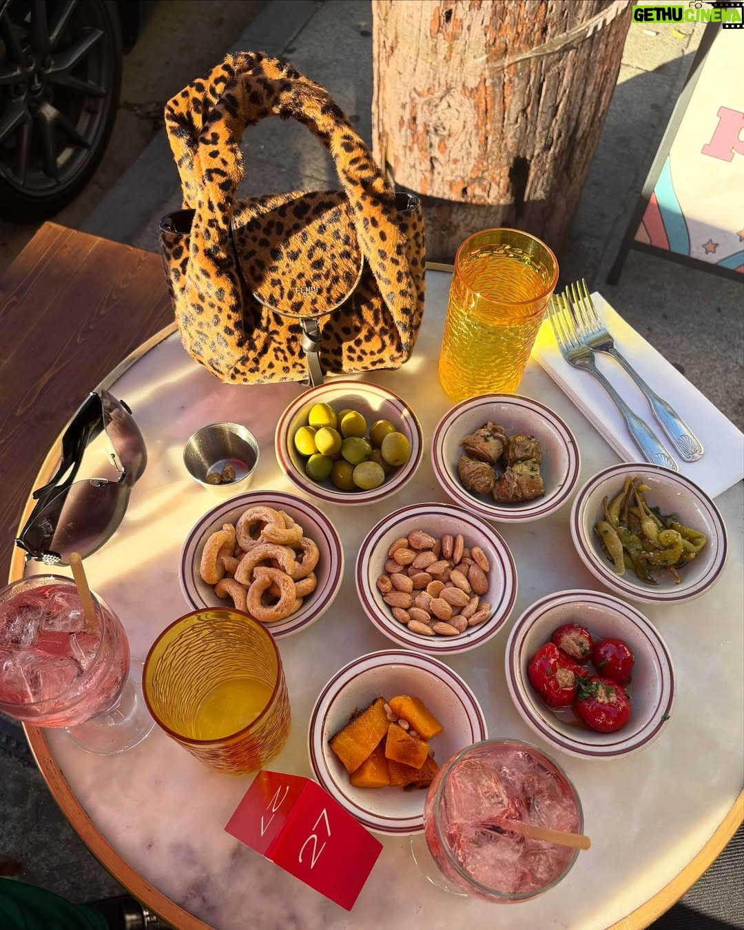 Grace Van Patten - 44K Likes - Aperitivo?
🫒🥖🫜🍇
@fendi