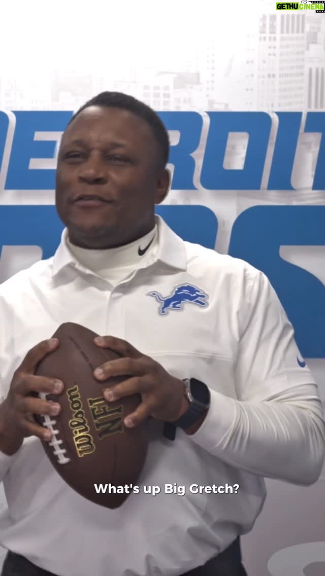 Gretchen Whitmer - 3.6K Likes - Barry is back in the game and this time he’s helping Michigan score where it really counts: men’s health. 
 
I’m proud to team up with @barrysanders on the Governor’s Council on Physical Fitness, Health, and Sports to help men take care of their health and win for life!