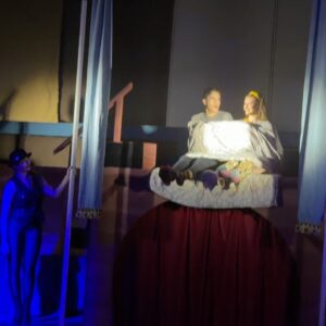 Gretel Valdez Instagram - Feliz y orgullosa de ti hijo, sigue brillando, siempre estaré a tu lado aplaudiéndote aunque estemos a miles de kilómetros de distancia. Te Amo @santinoborghetti . Les comparto una parte de la obra de Santo ya que no pude grabar mucho……. La emoción me ganó 😍♥️ . @ivetteortizv Que lindo compartir juntas los logros de nuestros hijos somos un gran equipo ♥️