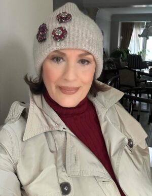 Gülşen Bubikoğlu Instagram - Hafif yağmurlu mis gibi bir sabah… biraz yürüyüş yapmak çok keyifli olacak.. Günaydın herkese…☔️