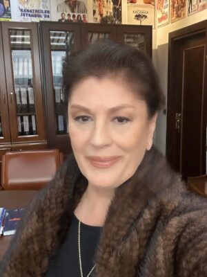 Gülşen Bubikoğlu Instagram - Ofis .. işler güçler..