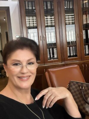 Gülşen Bubikoğlu Instagram - Ofis .. işler güçler..
