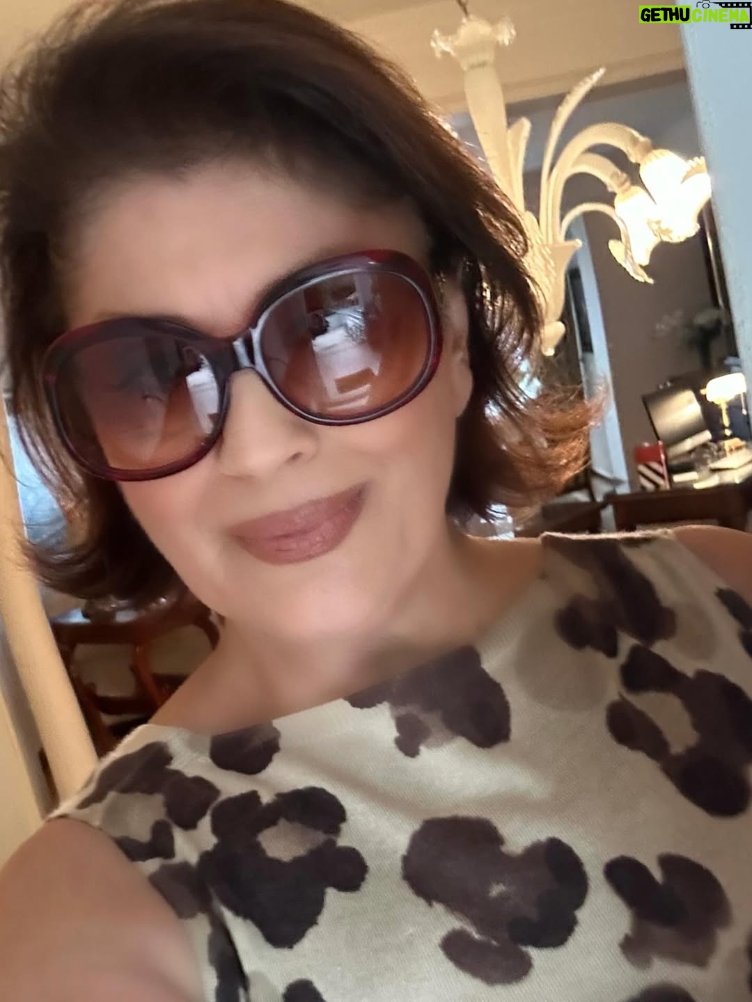 Gülşen Bubikoğlu - 8.2K Likes - Hava harika bugün , çıkıp biraz oksijen alalım bakalım 😇