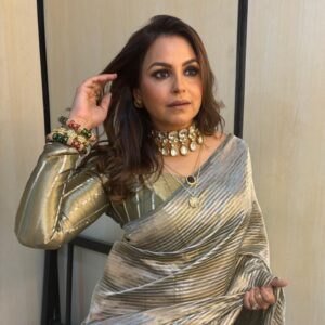 Gurdeep Kohli Instagram - What keeps me going??
Lights camera Action
#lovemywork❤️#workmode🧿🎬#letsdothis
