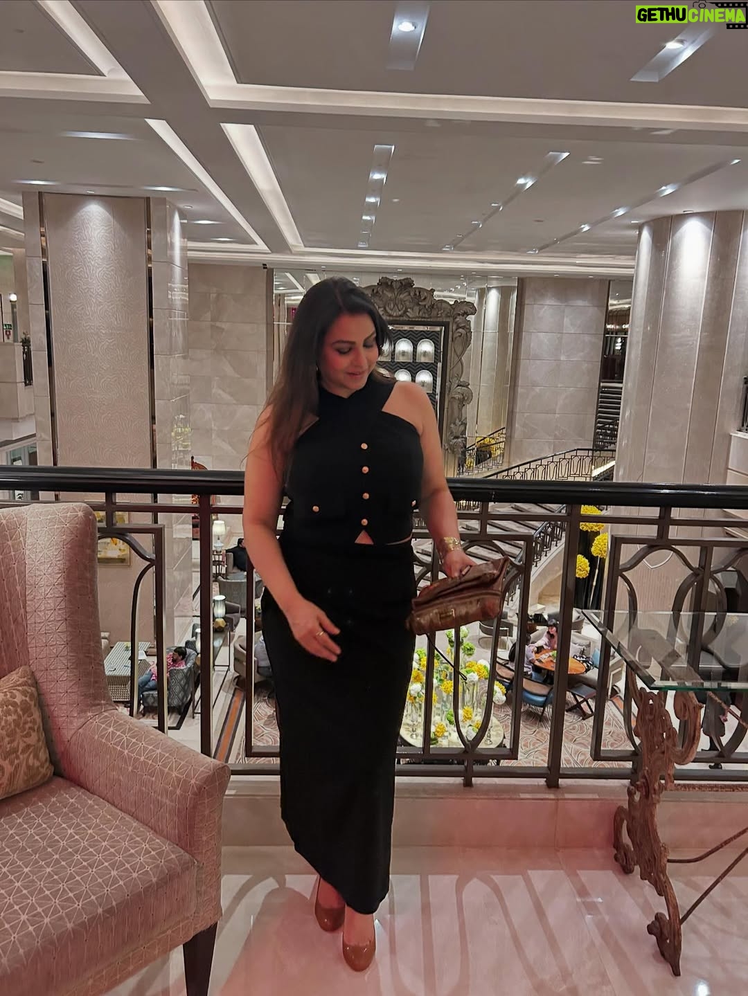 Gurdeep Kohli - 6.6K Likes - Time to reactivate… last month…..new year round the corner 🎉🌈🥂💫⭐️🧿
#countdowntochristmasnewyear 
Style @the.exude