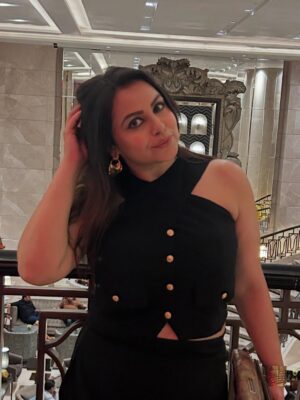 Gurdeep Kohli Instagram - Time to reactivate… last month…..new year round the corner 🎉🌈🥂💫⭐️🧿
#countdowntochristmasnewyear 
Style @the.exude