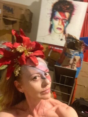 Guta Stresser Instagram - Tô bem “The Bowie” … e vocês? 
BOA SEMANA MEU POVO!!! A rapadura… vocês já sabem! … e quem disse que seria, né?! Fui!
.
#gutastresser #thebowie #bowie #deboas #domingou