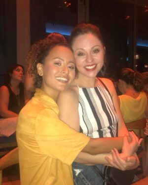 Guta Stresser Instagram - #tbt delicinha que aqueceu meu coração de “mãe” aqui ♥️ Com a talentosa, lindíssima e super inteligente e criativa “filhota” de #malhaçao #vidasbrasileiras A querida @alicemmilagres ♥️ Saudades dessa turma sensacional de Malhação 👉🏼💎🎯🥰⭐️⭐️⭐️⭐️⭐️
Beijocas filhota!!! 
.
#tbt #gutastresser #alicemilagres #malhação #malhaçãovidasbrasileiras #saudades ♥️♥️♥️♥️♥️♥️♥️♥️