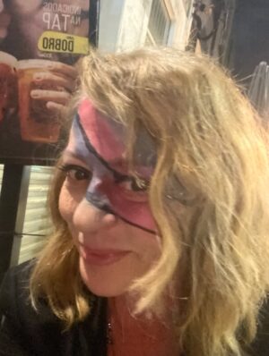 Guta Stresser Instagram - Tô bem “The Bowie” … e vocês? 
BOA SEMANA MEU POVO!!! A rapadura… vocês já sabem! … e quem disse que seria, né?! Fui!
.
#gutastresser #thebowie #bowie #deboas #domingou