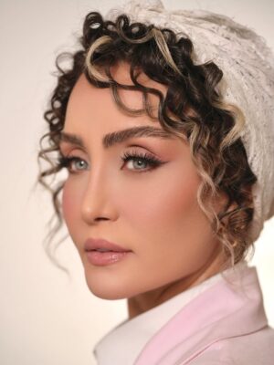 Hadis Fouladvand Instagram - Makeup by : @anitasoltani_makeup ❣️
#حدیث_فولادوند 
#hadisfouladvand