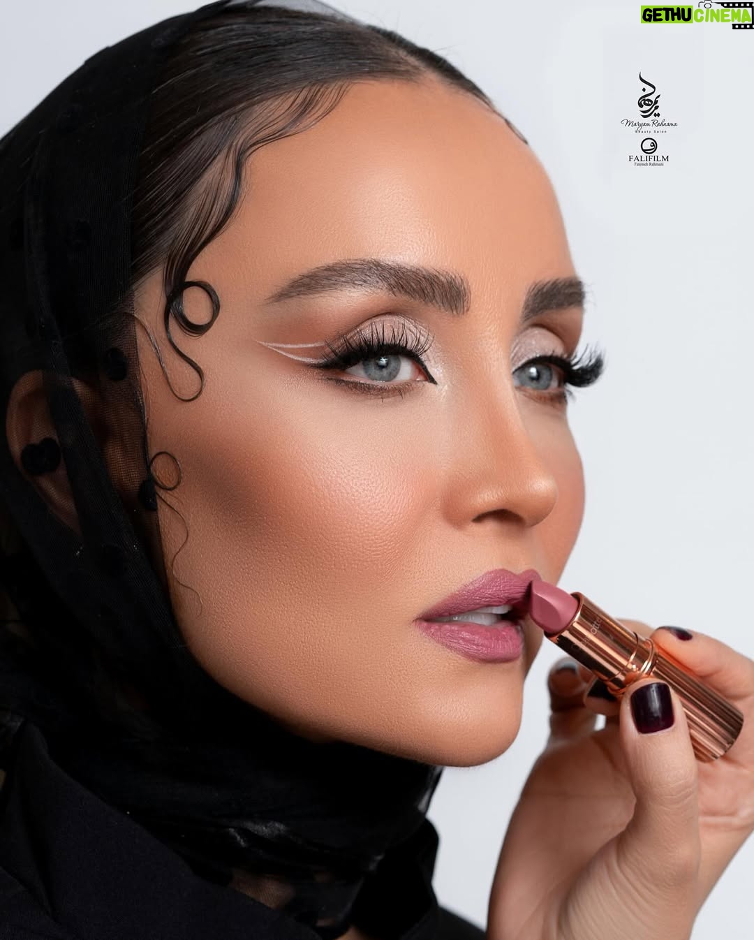 Hadis Fouladvand - 21.4K Likes - ظرافت ، زیبایی و هنر ، 
همگی در کنار هم ✨🦋💙

Beautiful actress :
@hadisfouladvand

Makeup : 
@mahsatabassom_mua

Hairstyle :
@zara_wovenhair

Beauty salon :
@maryamrahnamabeauty

Photography studio :
@falifilm
💙
#میکاپ #چهره_پردازی #میکاپ_فشن #استایل_خاص #حدیث_فولادوند #مریم_رهنما #هنرمندان #میکاپ