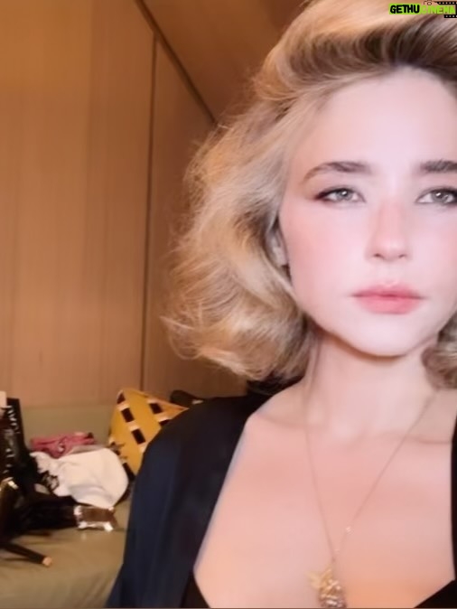 Haley Bennett - 4.9K Likes - Celebrating an icon @michaelkors and the opening of the new Regent St. Boutique 

@Claridges