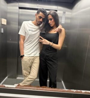 Hana Yousry Instagram - كل سنة و انت الحب… و دايما ظهري و سندي.. ربنا يحفظك ليا العمر كله يا حبيبي قلبي.. يا ارجل راجل عرفته في حياتي.. ربنا يخليني ليك.. 😘❤️🌹