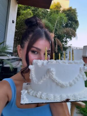 Hanane El Khader Instagram - Hello 31 🔥 !! Thank you all for your birthday wishes❤️ love you guys 🎂🎉 #hananeelkhader  #birthday